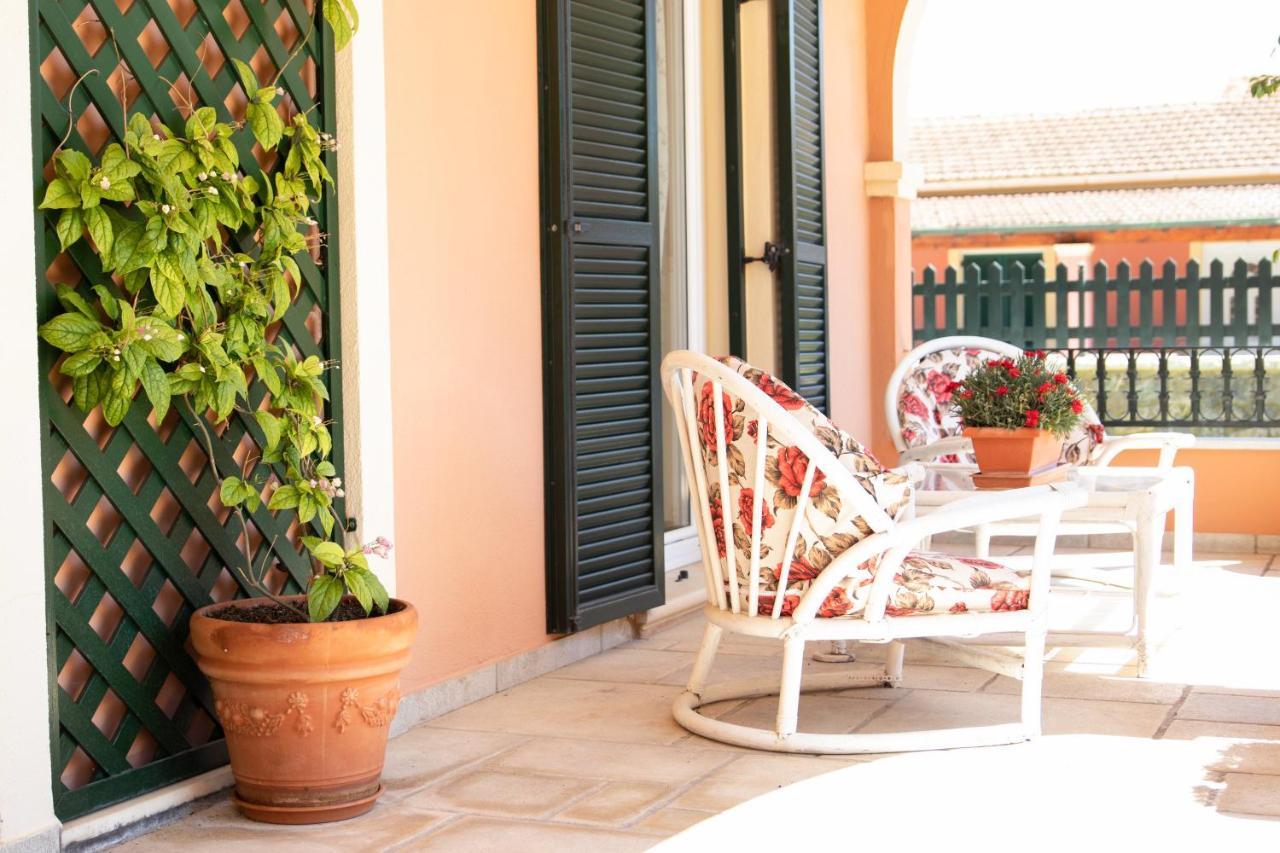 The Red Bougainvillea Apartments Kanálion المظهر الخارجي الصورة